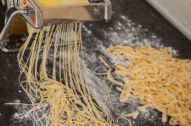 Pasta droog genoeg om te mengen? Hoe kan ik pasta droog genoeg maken om te koken in kokend water?